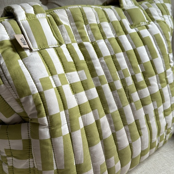 BEIS lime green diaper bag from Nordstrom - Picture 8 of 10